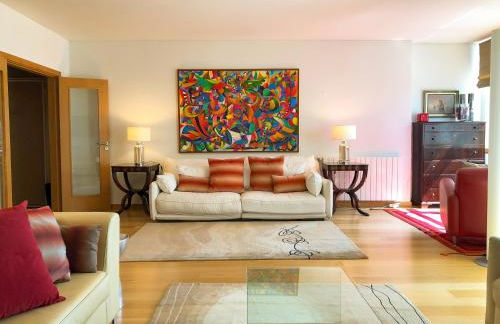 Lisbon Oriente River View w/ Balcony&Garage - Photo 3