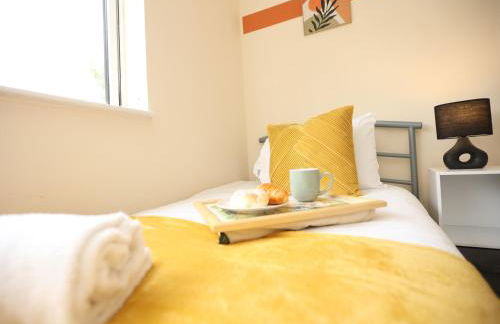 Redland Park By N And N Stays Ltd, Perfect for Contractors & Workers, Close to local amenities and work sites in Bath, Free Parking - Photo 8