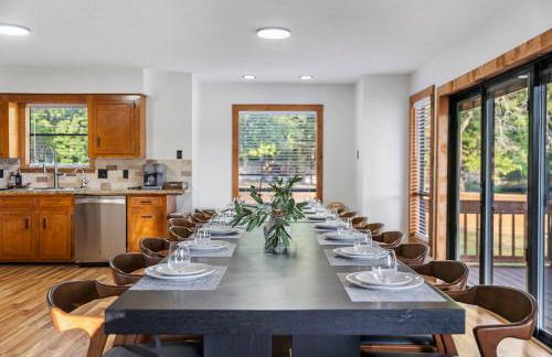 Pickleball & mini-golf, Pool/Spa, Epic Gameroom! - Photo 3