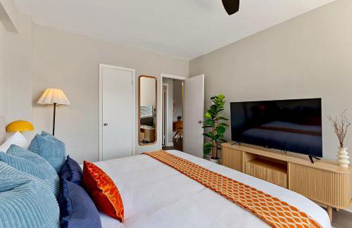 CASA Arlington Suite with Top-Tier Amenities & Parking - Foto 22
