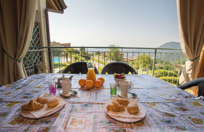 Blue Villa With Shared Pool and Private Garden Near Salò - Photo 14