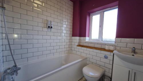 3 Bed House with Garage, NR BPW & Brecon Beacons National Park - Foto 4, Shower