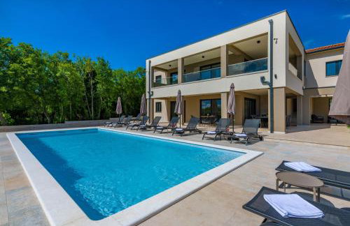 Villa Silente, modern and luxurious villa hugged by nature - Foto 13