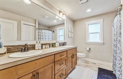 Spacious family and kids friendly house with backyard, fireplace, grill perfect for work crews - Foto 5