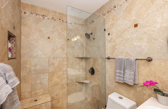 Top Notch City Escape w King Bed - Foto 33