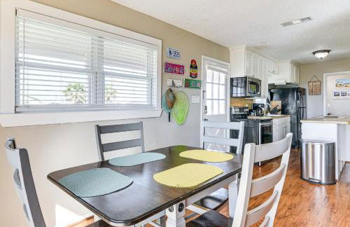 Walk to Beach Galveston Home with Patio and Balcony! - Foto 8