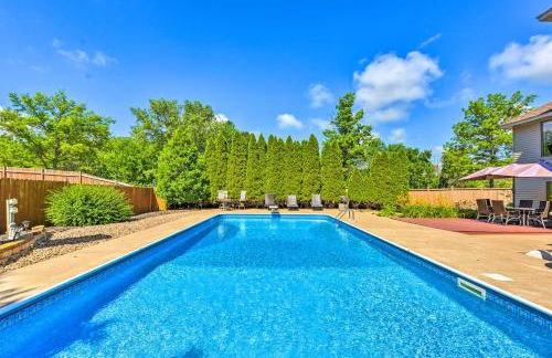 Pet-Friendly Maple Grove Gem with Private Yard! - Foto 33