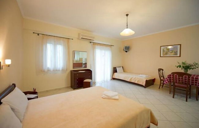 Oasis Exclusive - Photo 42