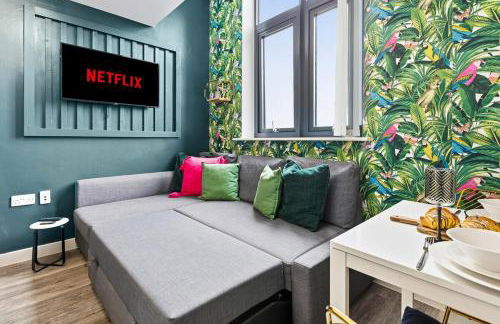 #115 ModernCity Escape Central Apartment- 10 mins to Royal Albert Dock Liverpool- Sleeps 4 - "Perfect for contractors and Families " - Foto 21