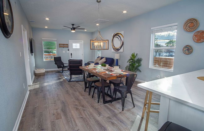 Downtown Dream Home Spacious 4br/2ba Sleeps 12! - Foto 22