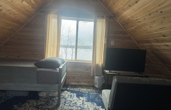 Portage Lakeside Cabins - Photo 18