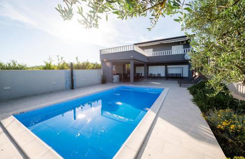 Beachfront Villa Mihovil With Direct Beach Access - Foto 1