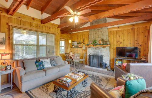 Crestline Cabin Close to Lake Arrowhead and Skiing - Foto 4