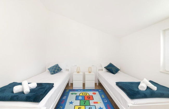 Apartments Mistral - Three Bedroom Apartment With Balcony and Shared Pool - Foto 3