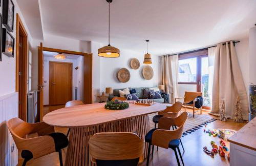 El Nido del Pirineo Estilo y Calidez en Villanúa - Foto 1