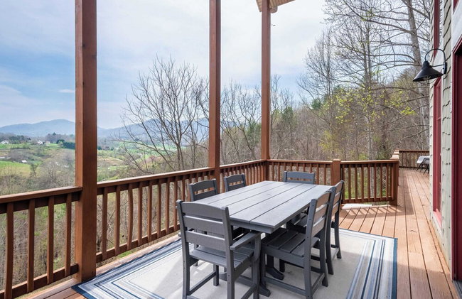 Private Retreat w/ Hot Tub, Amazing Views, Game Room Silver Spoon by Avantstay - Foto 51