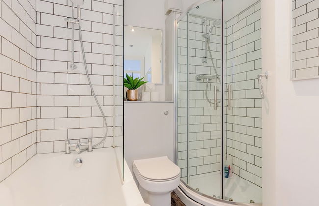 Bright 2 Bedroom Flat in Lambeth With Balcony - Foto 32