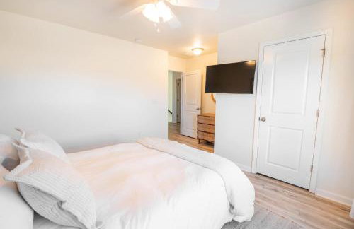 Coastal Retreat & Water Views - Minutes to CHS - Foto 28