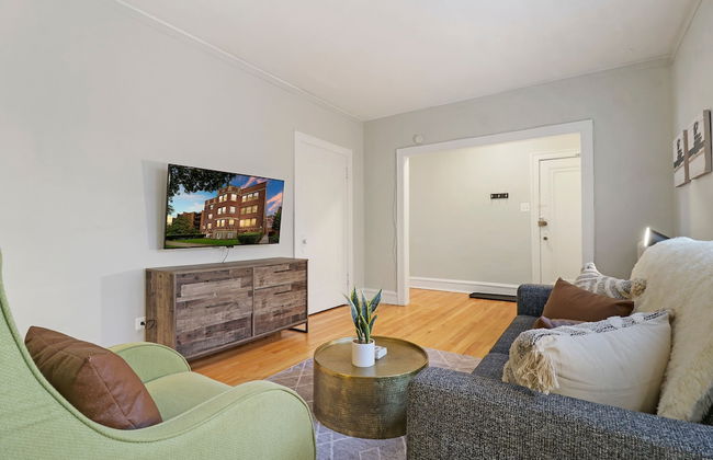 Simple and Roomy 1BR Apt in Evanston - Foto 10