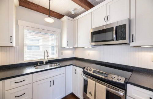 Sunny Shores - Lake days, Pool dips & Concerts - Foto 11