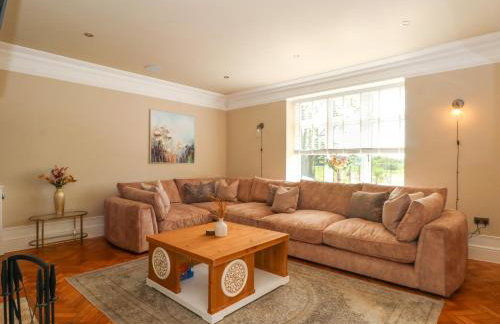 Meadow Manor And Spa - Photo 11