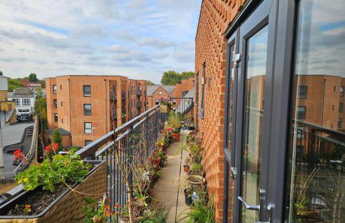 Stylish 1BD Flat with Parking Hackbridge - Foto 5