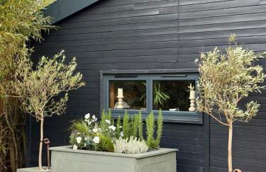 Willow Court Farm-Studio North & Petting Farm, 8 mins from Legoland & Windsor, 15 mins from Lapland UK - Photo 20