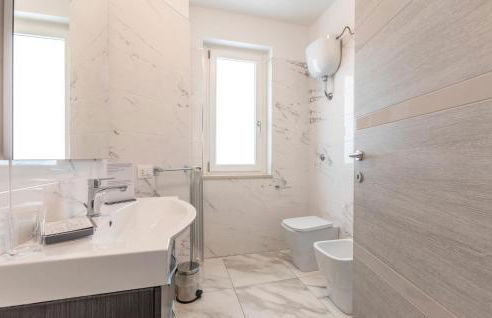 Amazing Apartment In Boscoreale - Photo 19