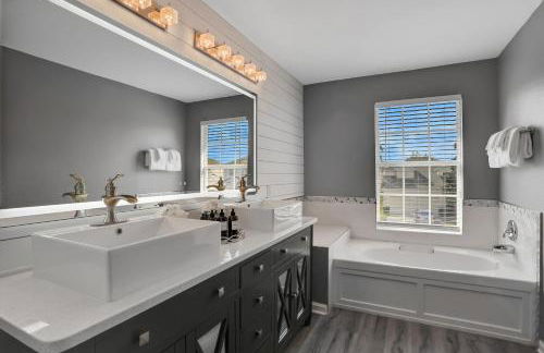 Themed Luxury 6BR Getaway with Resort Amenities - Foto 13