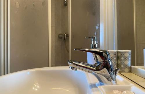 [Incantevole] - 15 Minuti da Duomo + Wifi, Parking - Photo 11