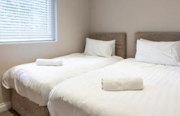 The Slipway Cabins with Hottub - Foto 46