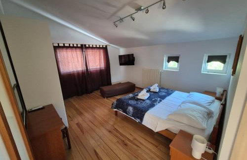 Sunny Garden Villa with Pool - Foto 36