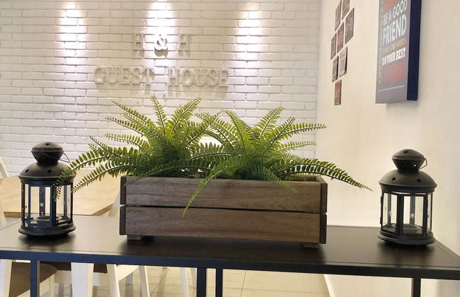 H & H Guesthouse 2 - Foto 2