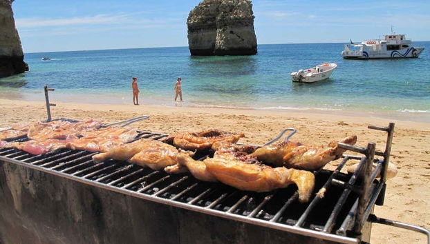 Paseo en barco por las cuevas de Benagil + Barbacoa - Foto 2, Barbacoa en la playa de Benagil