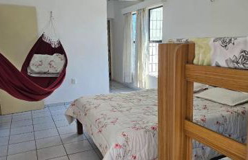 Apto espaçoso, portaria com segurança 24 horas, 2 vagas de estacionamento coberto, piscina adulto e infantil, 2 quadras da praia, próximo ao Crocobeach e Chico do Caranguejo, UPA, supermercado e shopping Rio Mar - Foto 4