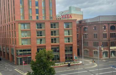 Large 2 bedroom 2 bathroom x6 person city center apartment with free underground parking - Foto 7