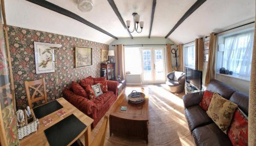 The Old Dairy, comfy 1 bedroom apartment with lounge,bathroom and kitchenette near town, pubs and walks - Foto 3
