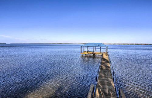 Beautiful Waterfront Getaway with Dock! - Foto 30