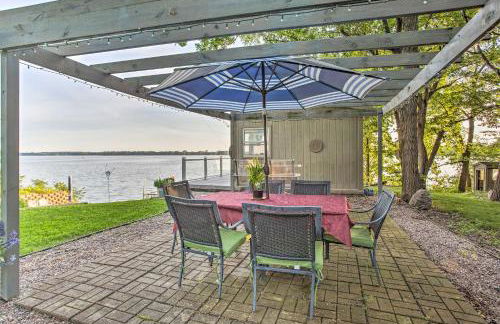 Cedar Lake Retreat with Boathouse and Dock! - Foto 2