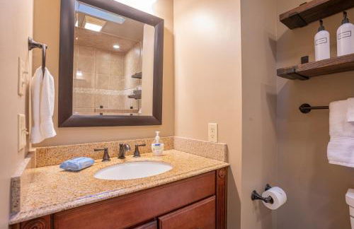 King Bed, Putt-Putt w/ Hot Tub, & Other Games - Foto 28