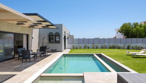 Sunrays Pool Villas - Photo 5