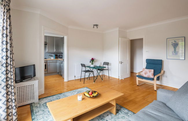 Putney Perfection - Photo 19