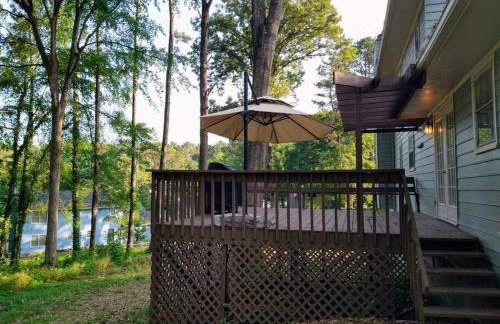 Lovely 2 Story 4 Bedms 3 Baths Home by Stone Mountain Park! - Foto 17