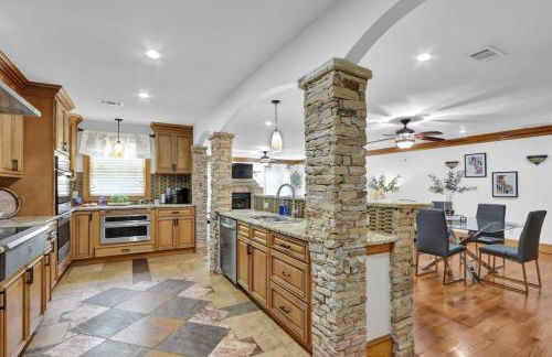 Big 6BR,4BA Home w 10-Car Parking for CrewsGrps - Foto 23