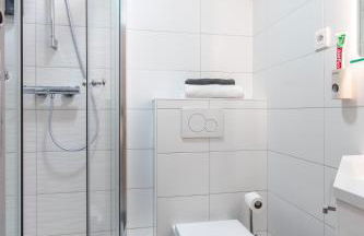 D&E - PARIS-DISNEY - HOLIDAYS APARTMENT - APPARTEMENT DE VACANCES - 5 CHAMBRES- 5 SDB - 5 BEDROOMS - 5 BATHROOMS - Netflix - Foto 11