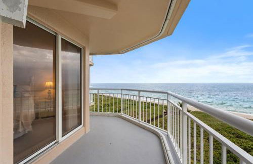Ocean Front 2-bed, 2-bath 6th-floor comfy and inviting condo unit on Hutchinson Island - Photo 15