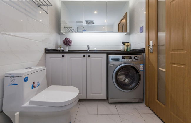 Henry's Apartment South Maoming Road - Photo 18