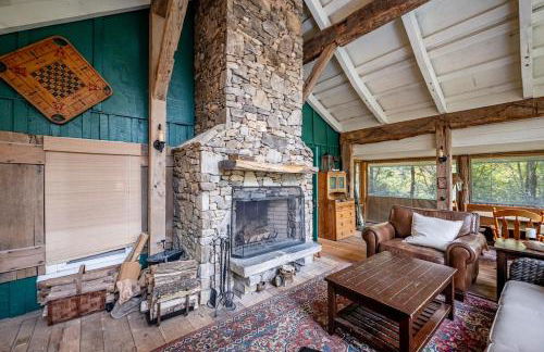 Enchanting Mountain Cottages w Hot Tub & Fireplace - Foto 46