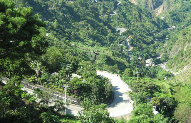 Belvedere di Kennon Road, villaggio Tam-Awan e Accademia Militare - Foto 2