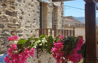 Chios Houses, beautiful restored traditional stone houses with an astonishing seaview - Foto 18